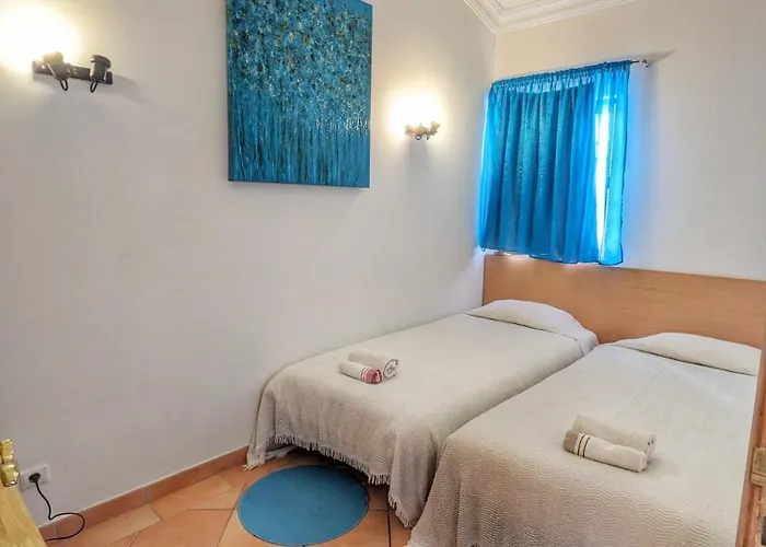 Townhouse 700m From Sao Rafael Villa