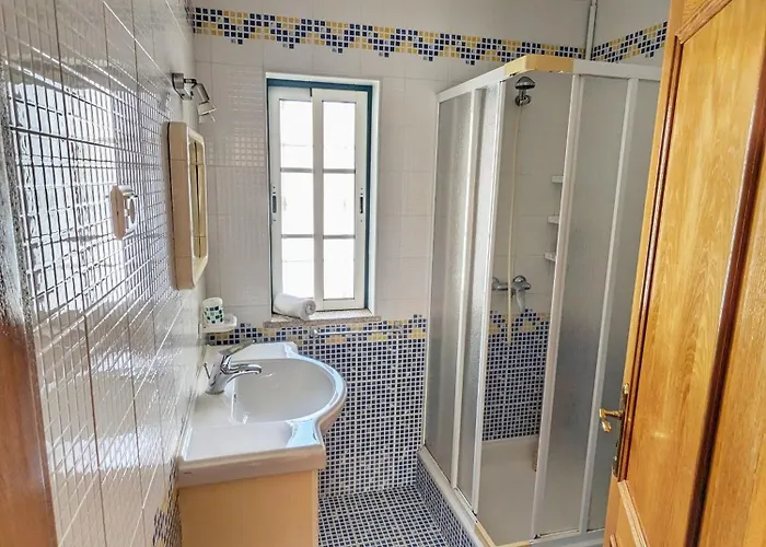 Villa Townhouse 700m From Sao Rafael