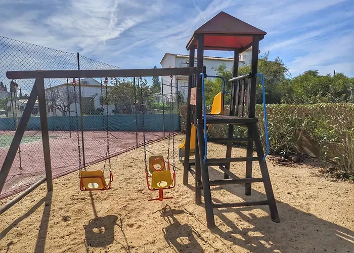 Townhouse 700m From Sao Rafael *