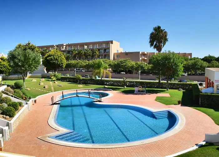 Villa Townhouse 700m From Sao Rafael