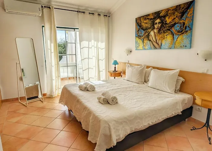 Townhouse 700m From Sao Rafael * Албуфейра