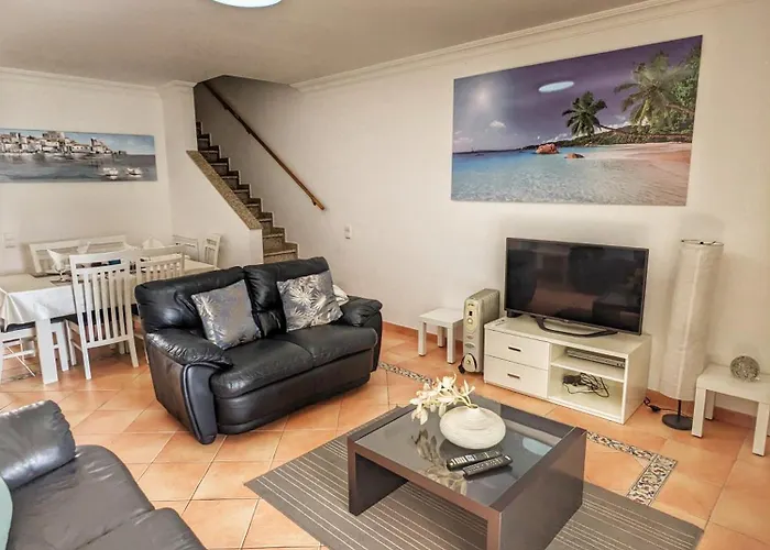 Townhouse 700m From Sao Rafael