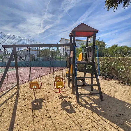 Townhouse 700m From Sao Rafael *